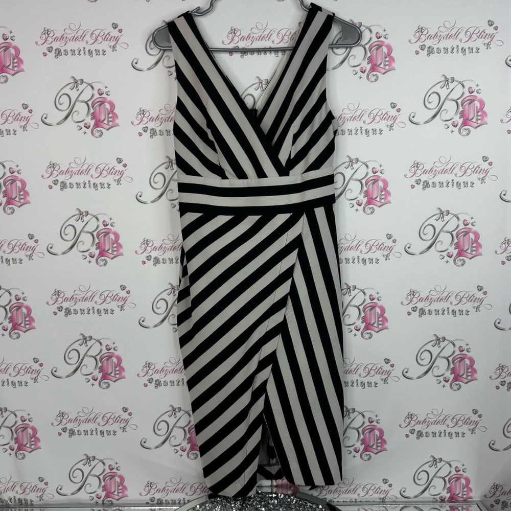 New Look dress Vneck stripes striped Asymmetrical Black and White Dress